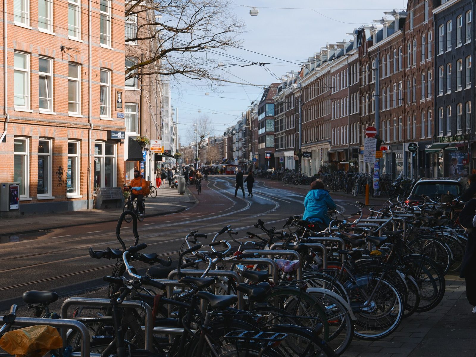 Oud-Zuid vs De Pijp 2026: Waar Wonen in Amsterdam? — Vergelijking